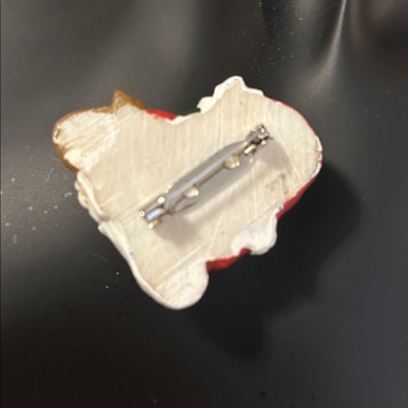 Festive Cat Brooch with Gold Accents - Picture 3 of 3